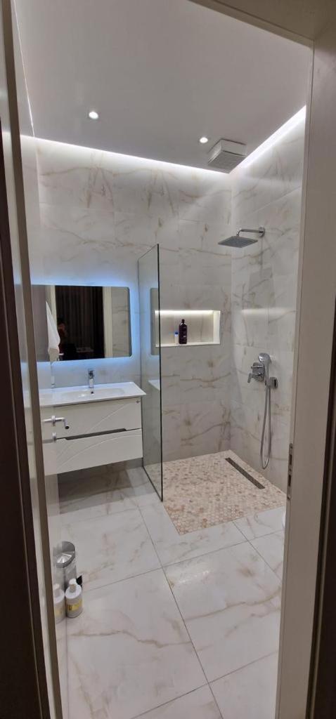 Lilo'S Place Тирана Экстерьер фото